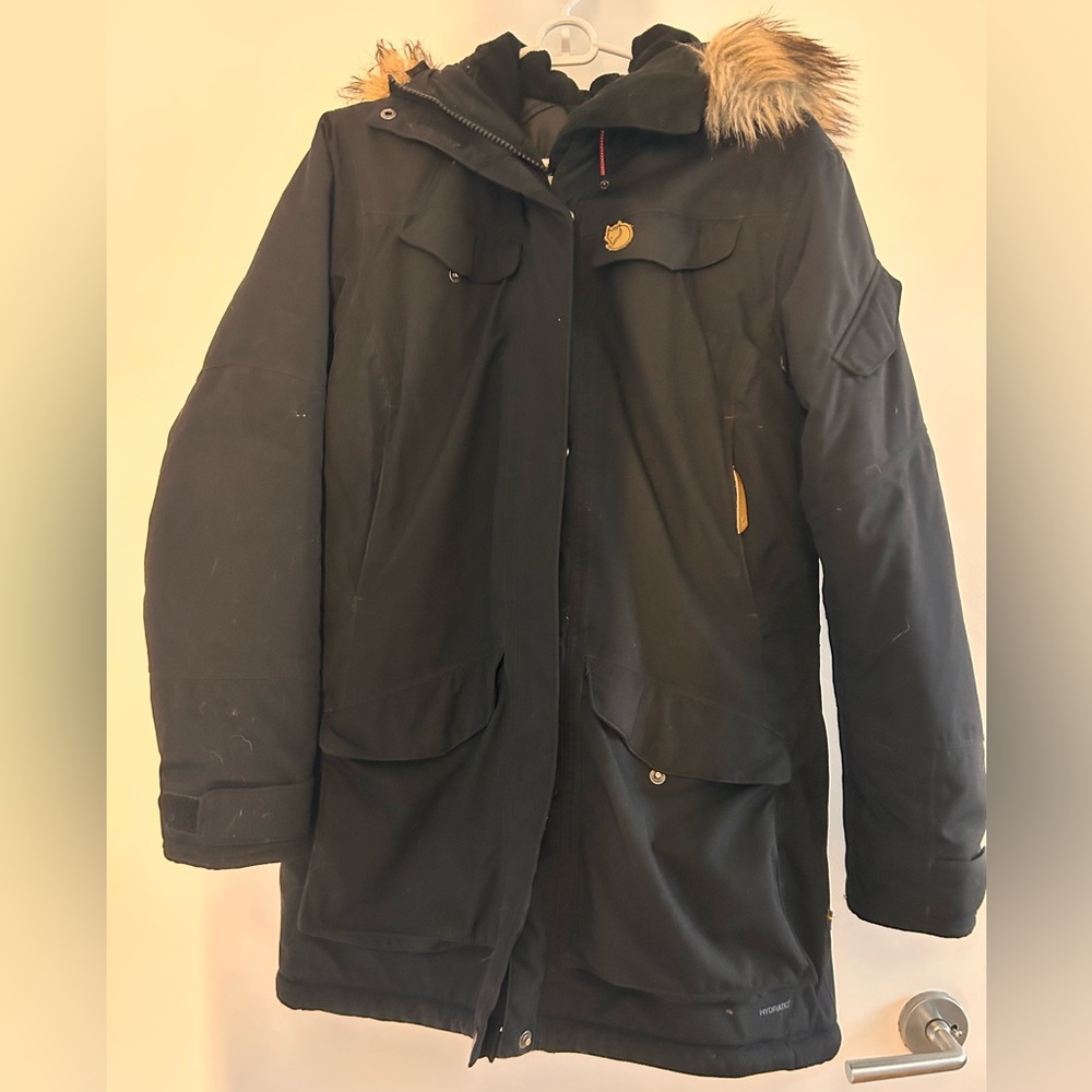 Fjallraven Women's Black Nuuk Parka